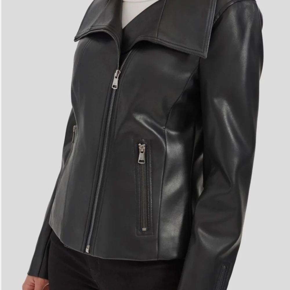 NWT- Kennneth Cole Faux Leather Women's Black Jacket - Picture 3 of 8